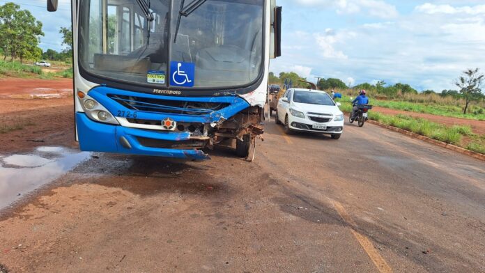 acidente-entre-carro-e-onibus-do-transporte-coletivo-deixa-homem-morto-em-palmas