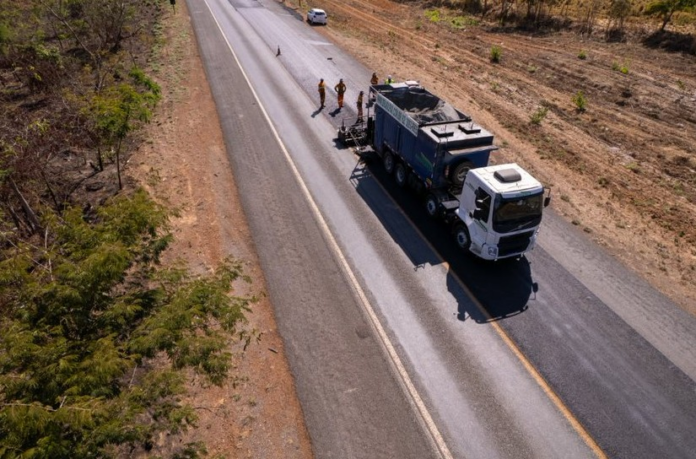 trechos-da-br-153-funcionam-em-sistema-pare-e-siga-ate-o-final-de-semana;-veja-locais