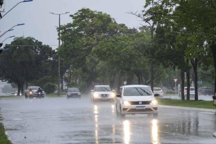 tocantins-tem-alerta-laranja-de-chuvas-intensas-para-mais-de-60-municipios;-veja-lista
