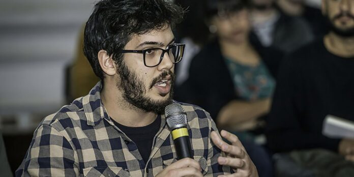 violencia-de-estado-persiste-na-democracia,-alerta-historiador