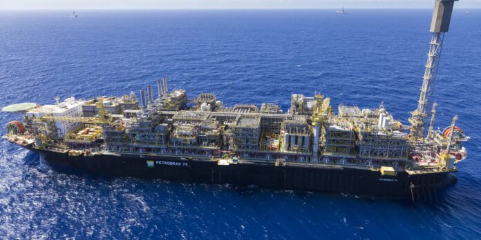 campo-de-buzios-atinge-marca-de-1-bilhao-de-barris-de-petroleo campo-de-buzios-atinge-marca-de-1-bilhao-de-barris-de-petroleo