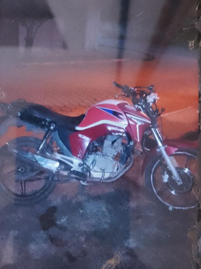 motociclista-morre-em-acidente-ao-perder-equilibrio-e-bater-cabeca-no-chao,-diz-pm