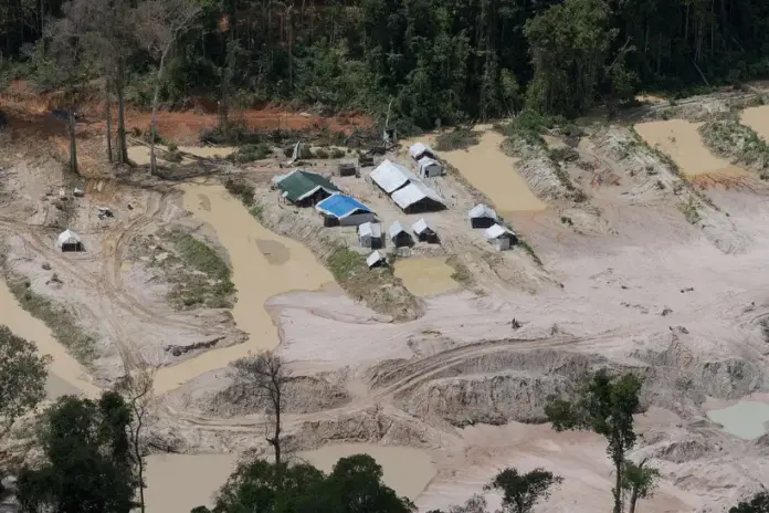 sete-mil-garimpeiros-seguem-atuando-ilegalmente-na-terra-yanomami
