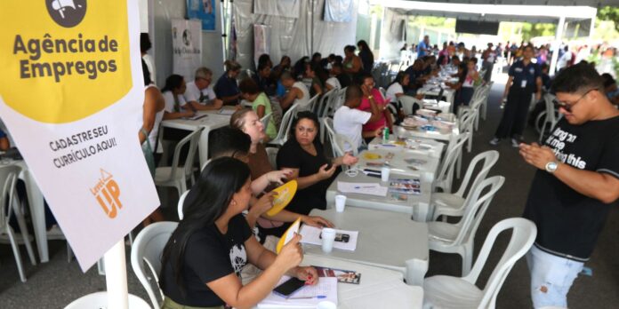 no-suburbio-do-rio,-dia-do-trabalhador-tem-celebracao-e-cobrancas