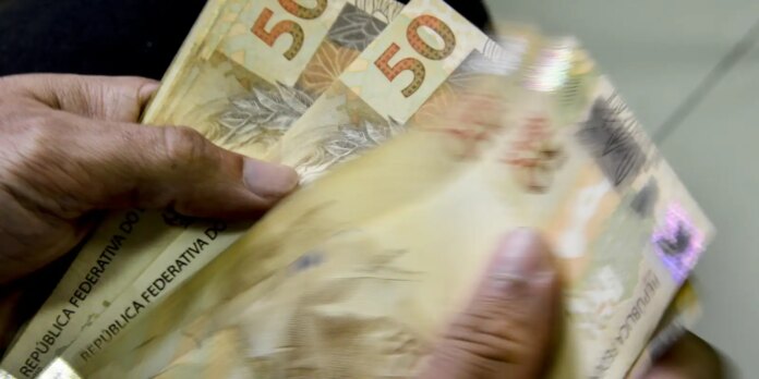 contas-publicas-tem-superavit-de-r$-1,2-bilhao-em-marco contas-publicas-tem-superavit-de-r$-1,2-bilhao-em-marco