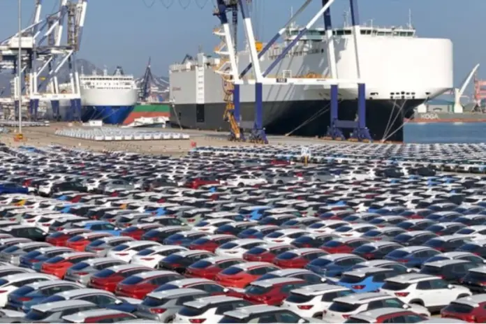 eua-aumentam-tarifas-de-importacao-de-carros-eletricos-e-paineis-solares-da-china