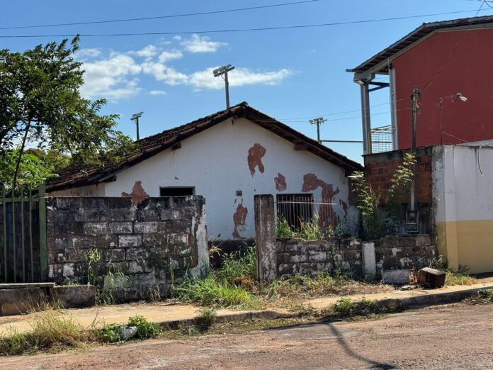 mulher-encontrada-morta-com-corte-na-garganta-e-sinais-de-violencia-e-identificada