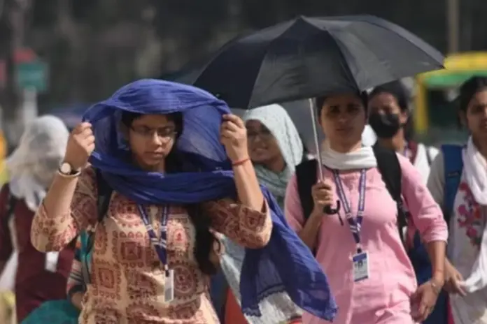 sob-forte-onda-de-calor,-indianos-vao-as-urnas-em-eleicoes-que-ignorou-clima sob-forte-onda-de-calor,-indianos-vao-as-urnas-em-eleicoes-que-ignorou-clima