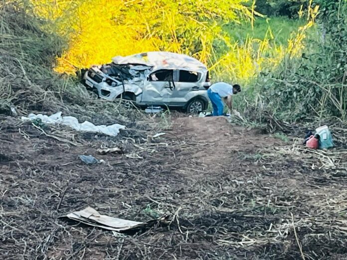 motorista-morre-apos-tentar-desviar-de-buraco-e-carro-capotar-na-to-164