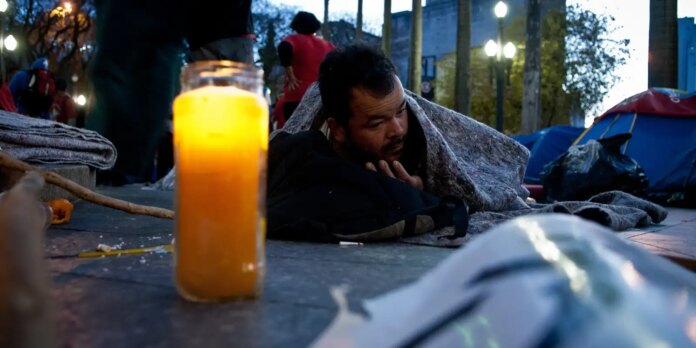 tendas-vao-atender-e-acolher-populacao-de-rua-durante-o-frio-em-sp