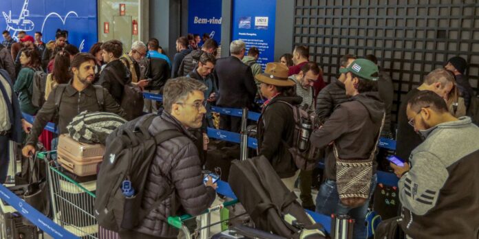 base-aerea-de-canoas-recebe-primeiro-voo-remanejado-de-porto-alegre base-aerea-de-canoas-recebe-primeiro-voo-remanejado-de-porto-alegre