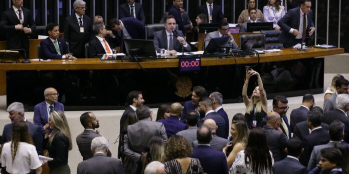 congresso-mantem-veto-de-bolsonaro-a-lei-em-defesa-da-democracia congresso-mantem-veto-de-bolsonaro-a-lei-em-defesa-da-democracia