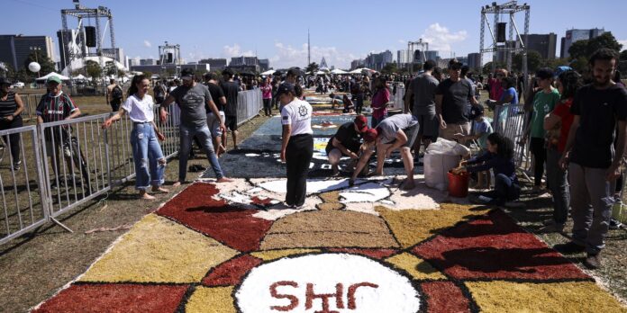 festa-religiosa-de-corpus-christi-reune-fieis-em-varias-cidades