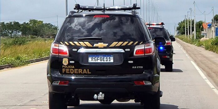 pf-e-prf-apreendem-73-quilos-de-cocaina-escondida-em-caminhao-na-dutra