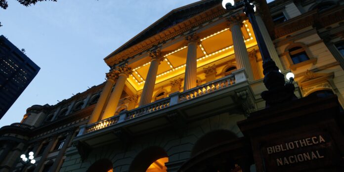 biblioteca-nacional-cria-pagina-para-ajudar-acervos-literarios-no-rs