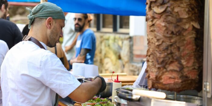refugiados-compartilham-historias-e-vivencias-em-feira-no-rio