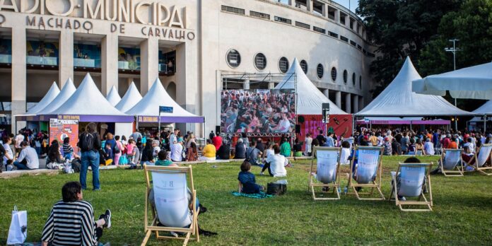 com-mais-dias-e-palcos,-feira-do-livro-comeca-sabado-em-sao-paulo