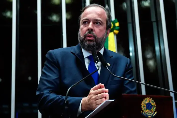 silveira-acredita-“piamente”-que-ibama-dara-licenca-para-poco-na-foz-do-amazonas