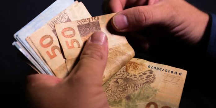 receita-restitui-r$-8,5-bilhoes-a-5,75-milhoes-de-contribuintes-hoje receita-restitui-r$-8,5-bilhoes-a-5,75-milhoes-de-contribuintes-hoje