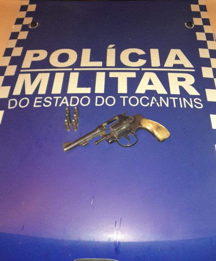 suspeito-de-matar-vizinho-a-facadas-por-ciume-e-ameacar-de-morte-mulher-e-filha-e-preso suspeito-de-matar-vizinho-a-facadas-por-ciume-e-ameacar-de-morte-mulher-e-filha-e-preso