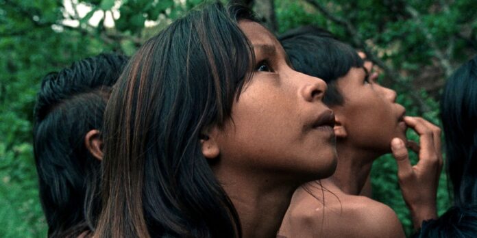 historia-de-comunidade-indigena-premiada-em-cannes-chega-aos-cinemas