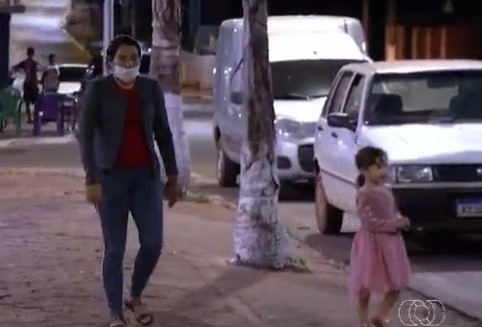 acostumados-com-calor-de-ate-40-graus,-tocantinenses-comemoram-friozinho-noturno: acostumados-com-calor-de-ate-40-graus,-tocantinenses-comemoram-friozinho-noturno: