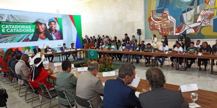 governo-retoma-programa-cataforte-com-r$-103,6-milhoes-para-catadores governo-retoma-programa-cataforte-com-r$-103,6-milhoes-para-catadores