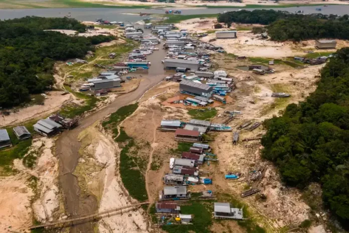 rios-amazonicos-registram-baixa-historica-um-mes-antes-do-pico-da-estiagem rios-amazonicos-registram-baixa-historica-um-mes-antes-do-pico-da-estiagem