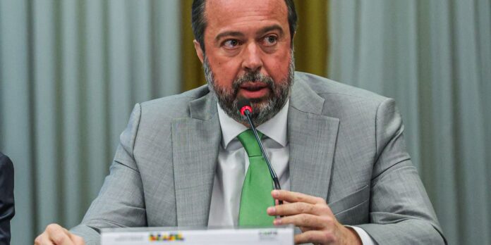 silveira-pede-plano-de-contingencia-ao-operador-do-sistema-eletrico silveira-pede-plano-de-contingencia-ao-operador-do-sistema-eletrico