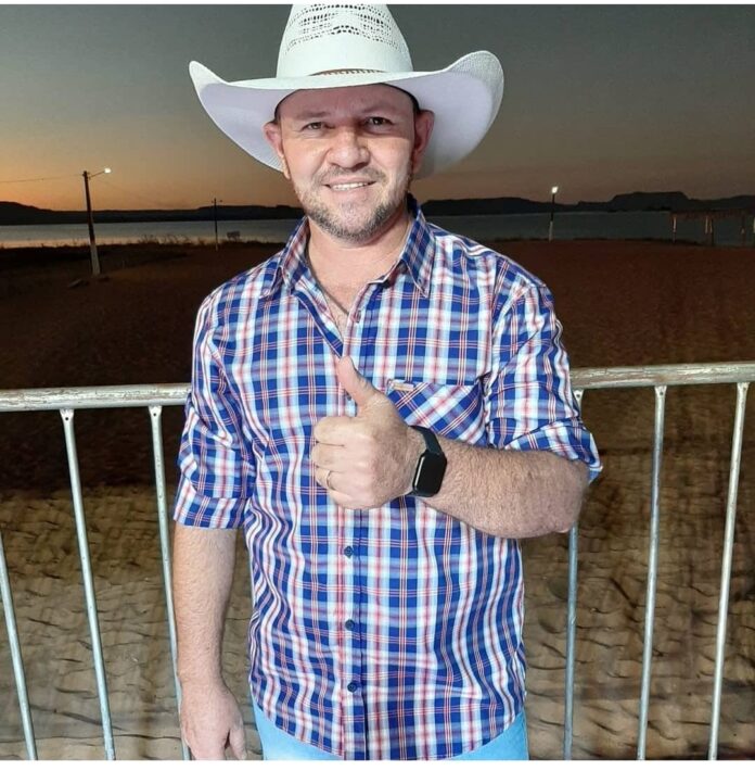 cantor-sertanejo-relata-desespero-ao-sentir-dor-no-peito-apos-show-e-ir-parar-na-uti: