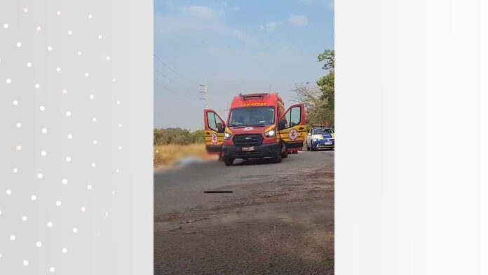 motociclista-morre-apos-perder-controle-de-moto,-cair-e-bater-a-cabeca-em-poste,-diz-policia motociclista-morre-apos-perder-controle-de-moto,-cair-e-bater-a-cabeca-em-poste,-diz-policia