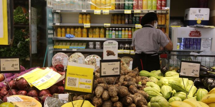 intencao-de-consumo-das-familias-recuou-0,3%-em-setembro,-diz-cnc intencao-de-consumo-das-familias-recuou-0,3%-em-setembro,-diz-cnc