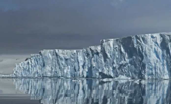 “geleira-do-fim-do-mundo”-pode-derreter-mais-rapido-do-que-o-esperado,-apontam-cientistas