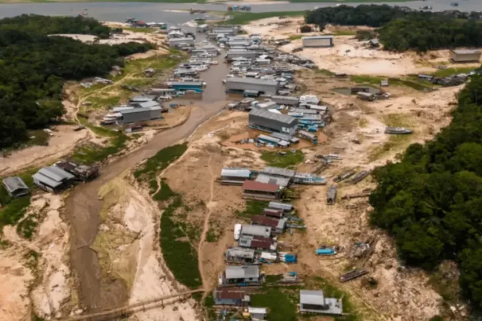 seca-extrema:-rio-negro-atinge-seu-menor-nivel-em-122-anos
