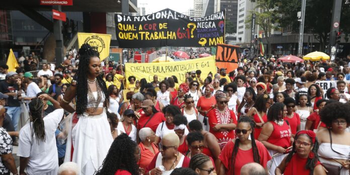 marcha-do-dia-da-consciencia-negra-reune-centenas-de-pessoas-em-sp marcha-do-dia-da-consciencia-negra-reune-centenas-de-pessoas-em-sp