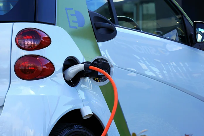 na-contramao-do-mercado-internacional,-vendas-de-carros-eletricos-seguem-aquecidas-no-brasil