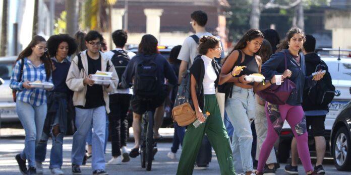 trabalho-de-casa-e-filhos-afastam-jovens-negras-do-emprego-e-do-estudo trabalho-de-casa-e-filhos-afastam-jovens-negras-do-emprego-e-do-estudo