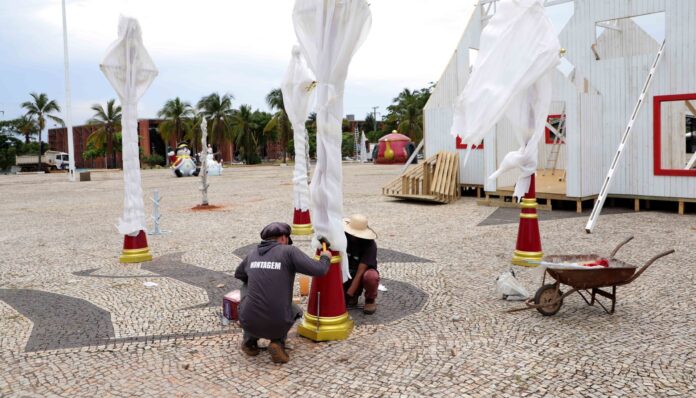 corais,-orquestras-e-artistas-regionais-sao-parte-da-programacao-de-natal-na-praca-dos-girassois