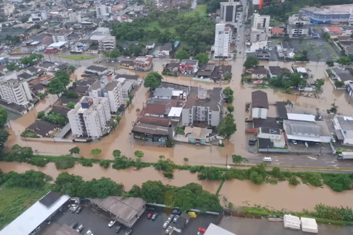 fortes-temporais-causam-inundacoes-em-santa-catarina