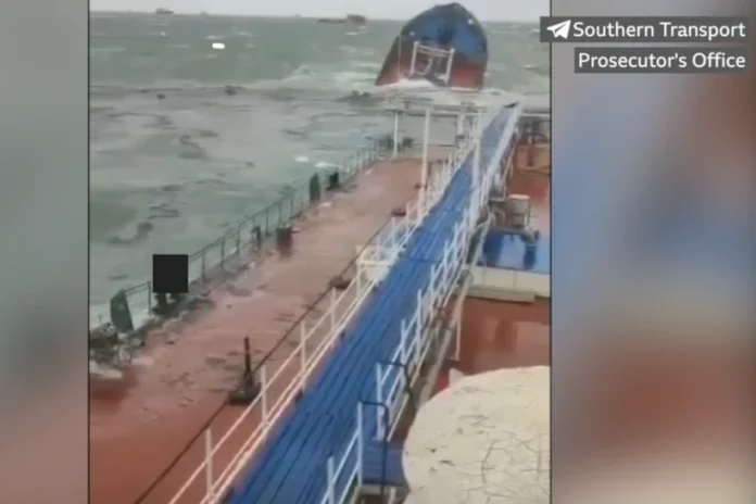 tempestade-atinge-petroleiros-russos-e-causa-derramamento-de-oleo-na-crimeia tempestade-atinge-petroleiros-russos-e-causa-derramamento-de-oleo-na-crimeia