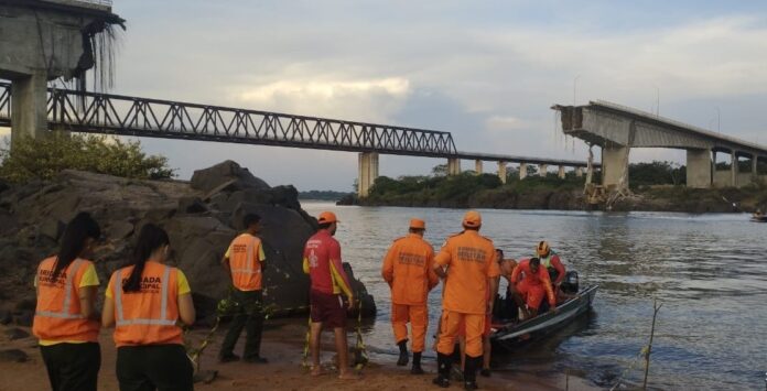 equipes-de-resgate-procuram-15-desaparecidos-apos-queda-de-ponte-entre-maranhao-e-tocantins