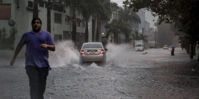 tres-pessoas-morrem-soterradas-em-taubate,-no-interior-de-sao-paulo
