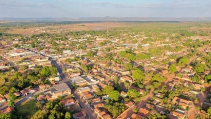 adolescente-de-14-anos-morre-apos-receber-descarga-eletrica-enquanto-pescava-com-primos,-diz-pm
