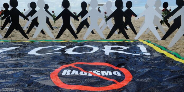 dpu-propoe-rever-homenagens-a-personalidades-com-posicoes-racistas dpu-propoe-rever-homenagens-a-personalidades-com-posicoes-racistas