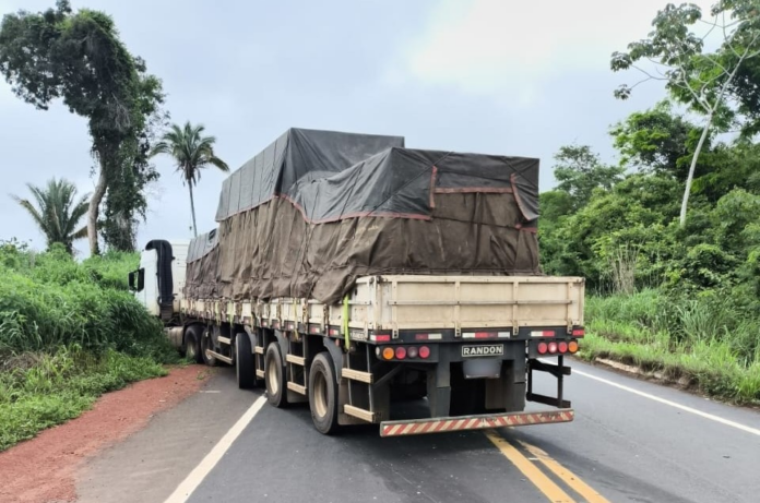 acidente-entre-carro-e-caminhao-deixa-uma-pessoa-morta-e-outra-ferida-na-to-134 acidente-entre-carro-e-caminhao-deixa-uma-pessoa-morta-e-outra-ferida-na-to-134