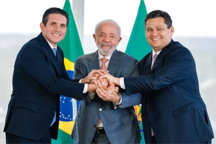 lula-promete-a-alcolumbre-liberar-exploracao-de-petroleo-na-foz-do-amazonas