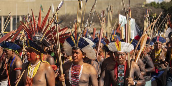 luta-indigena-enfrenta-marco-temporal-e-tenta-“aldeamento-do-estado”