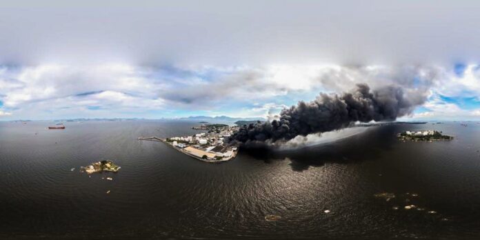 apos-incendio-em-fabrica,-ha-risco-de-vazar-oleo-na-baia-de-guanabara apos-incendio-em-fabrica,-ha-risco-de-vazar-oleo-na-baia-de-guanabara