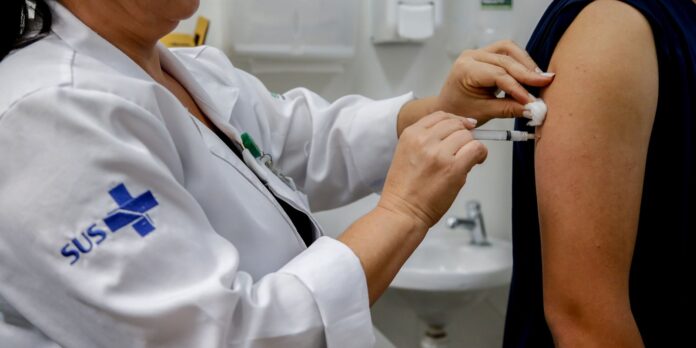 rio-de-janeiro-amplia-faixa-etaria-de-vacinacao-contra-dengue