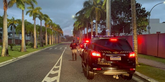 acao-da-pf-mira-trafico-internacional-de-fuzis-de-miami-para-o-rio acao-da-pf-mira-trafico-internacional-de-fuzis-de-miami-para-o-rio